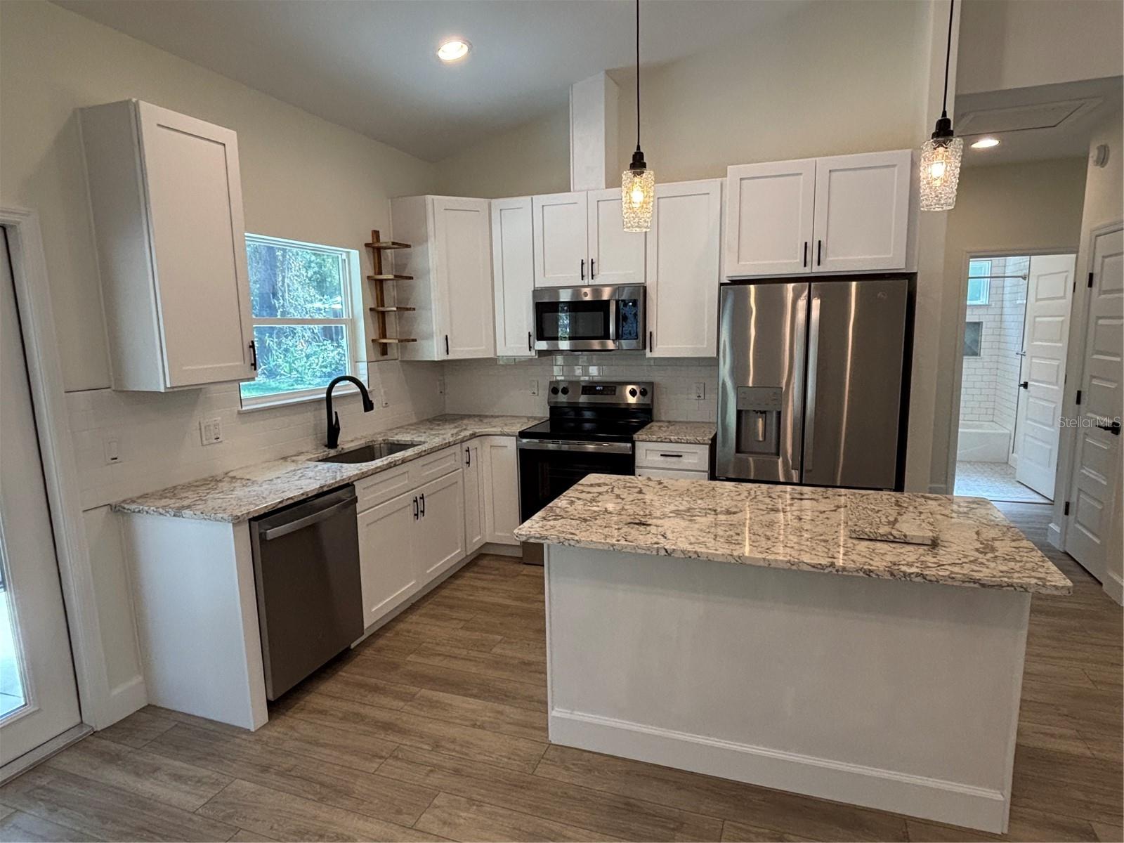 TANGERINE GROVE - Residential