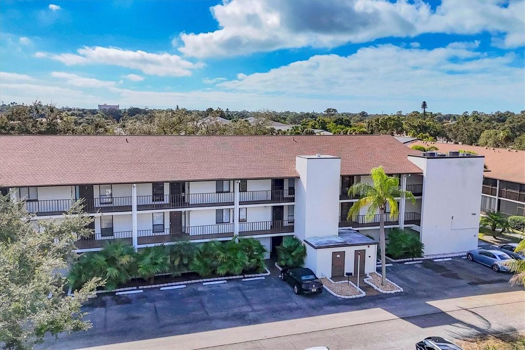 Photo of 7203 Curtiss Avenue #1C, Sarasota, FL 34231 (MLS # A4674269)