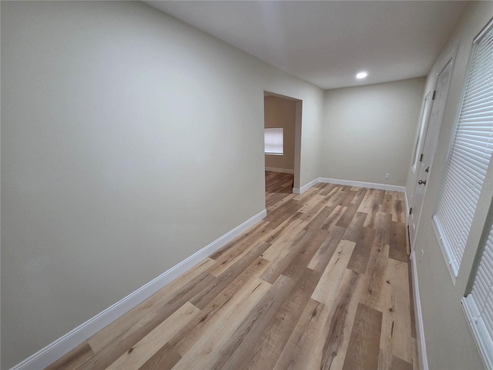 936 LAKE ARGENTA DRIVE