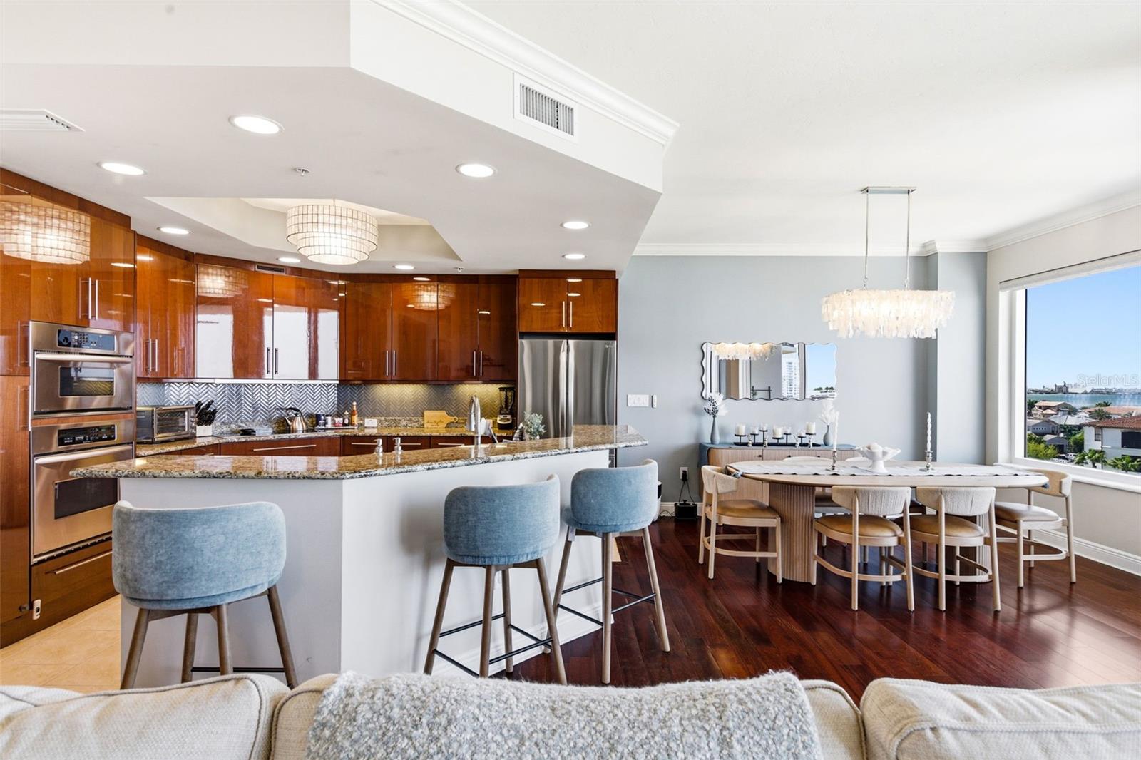 CASTILLO AT WESTSHORE YACHT CL - Residential