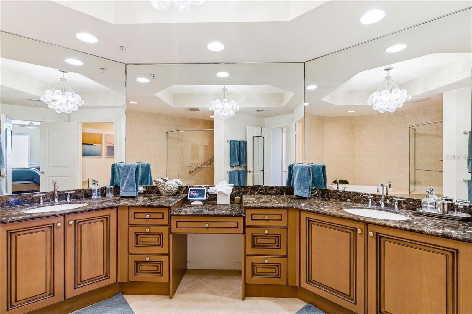 CASTILLO AT WESTSHORE YACHT CL - Residential