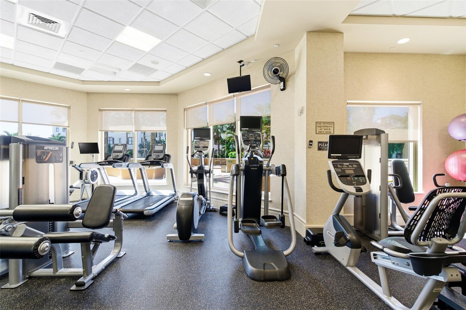 CASTILLO AT WESTSHORE YACHT CL - Residential