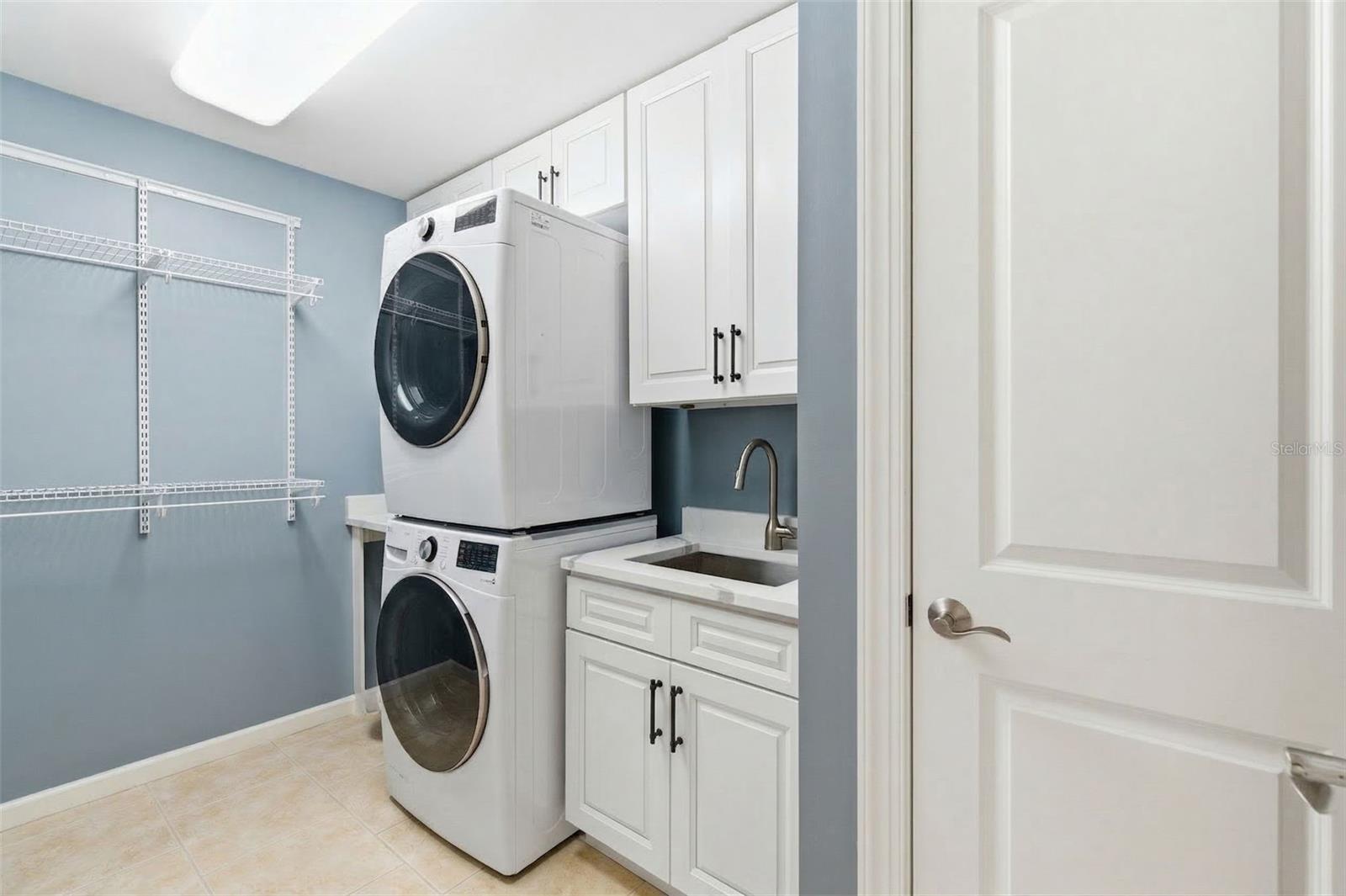 CASTILLO AT WESTSHORE YACHT CL - Residential