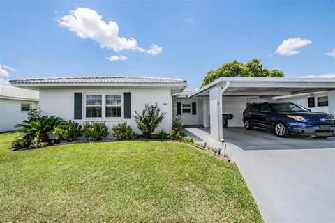 A home in LAKELAND