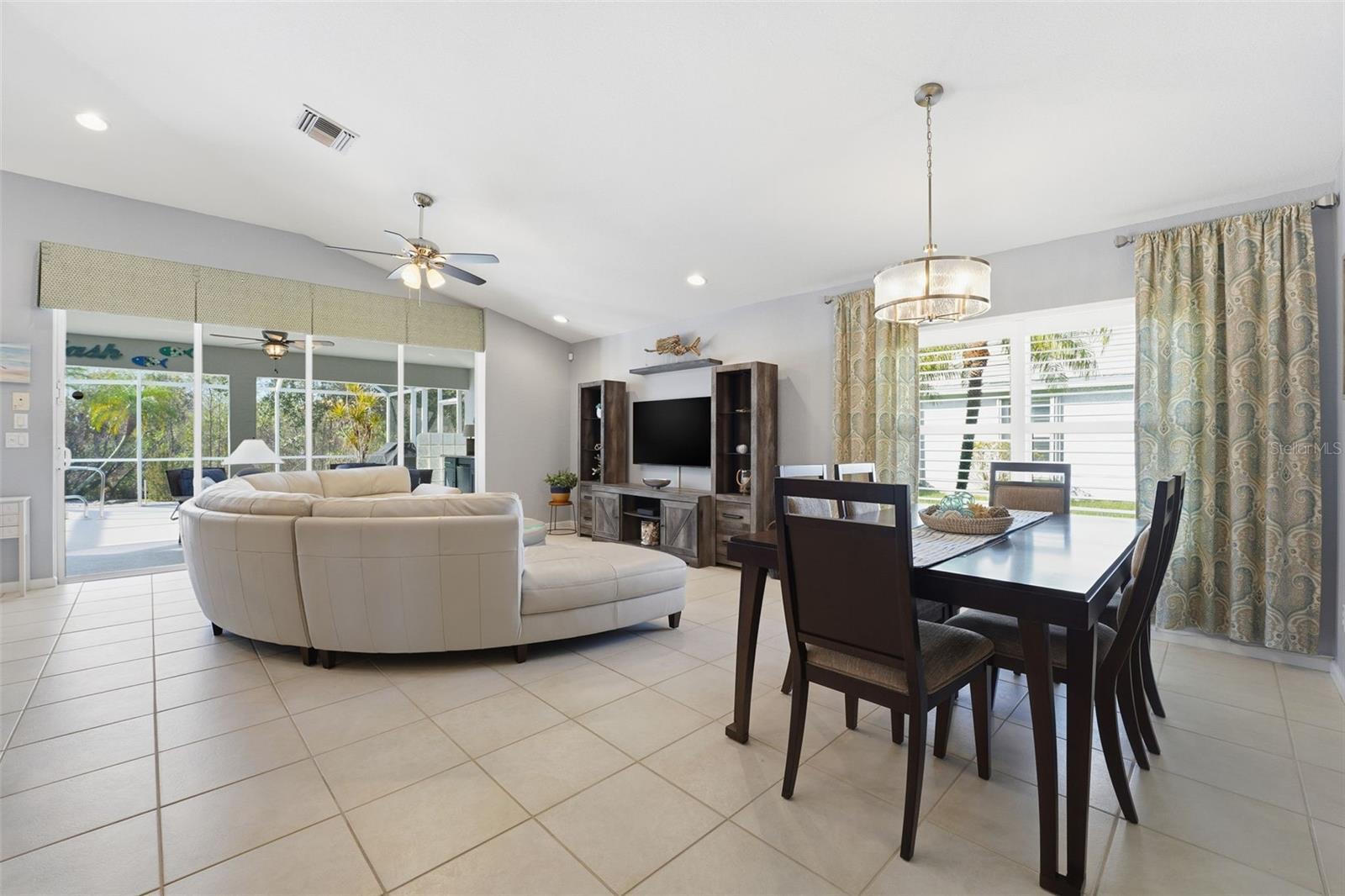 RIVERWOOD - Residential