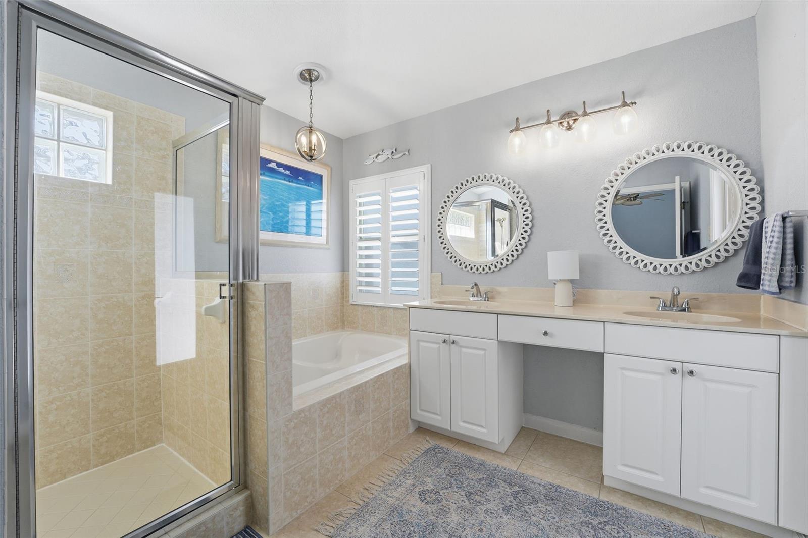 RIVERWOOD - Residential