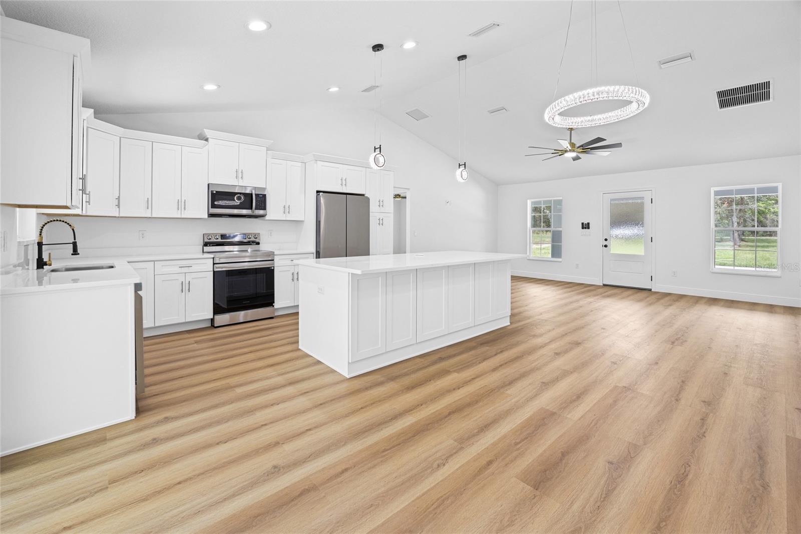 ROLLING HILLS UN 01 - Residential
