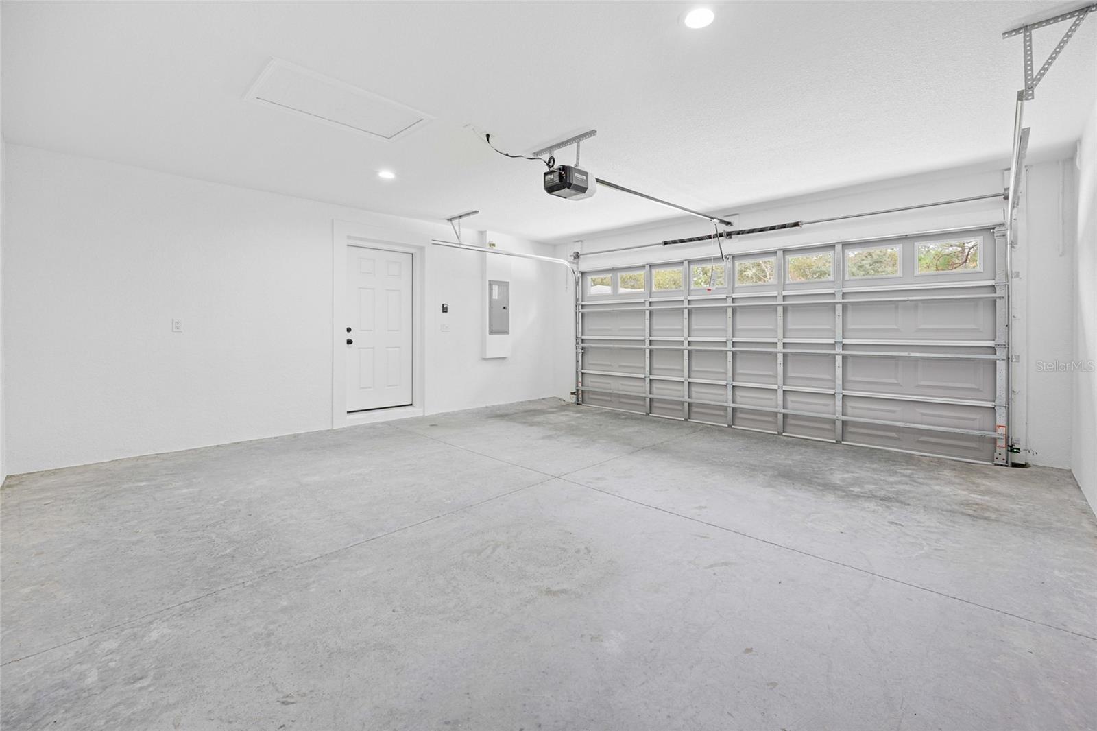 ROLLING HILLS UN 01 - Residential
