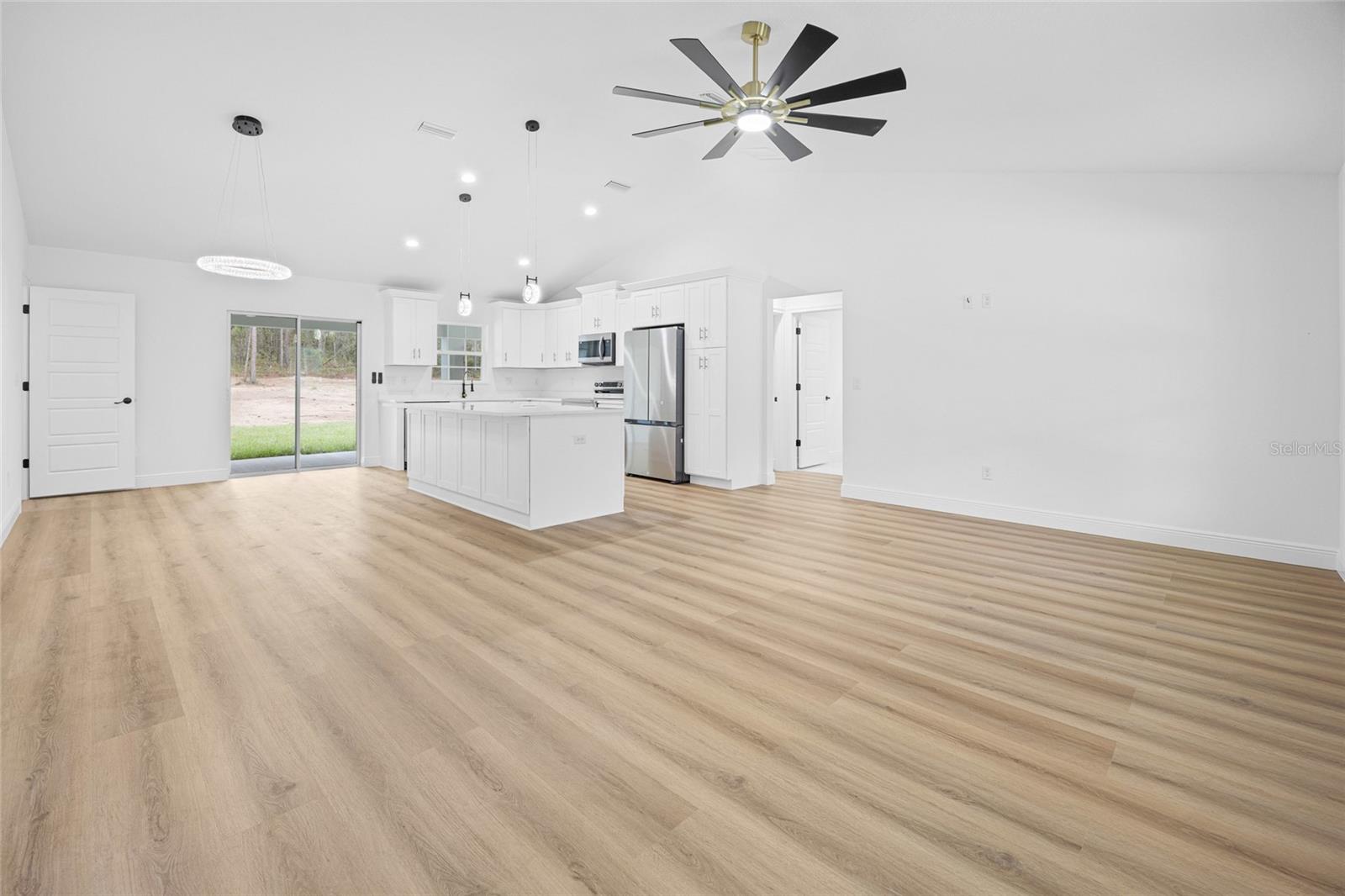 ROLLING HILLS UN 01 - Residential