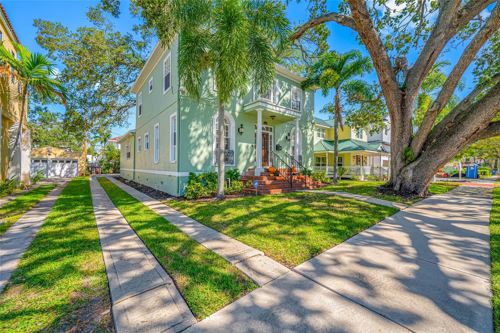 DAVIS ISLANDS PB10 PG52 TO 57 - Residential