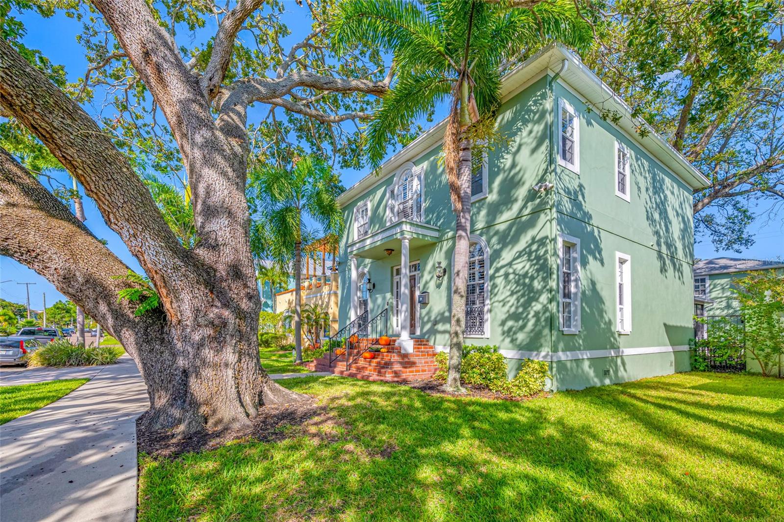 DAVIS ISLANDS PB10 PG52 TO 57 - Residential