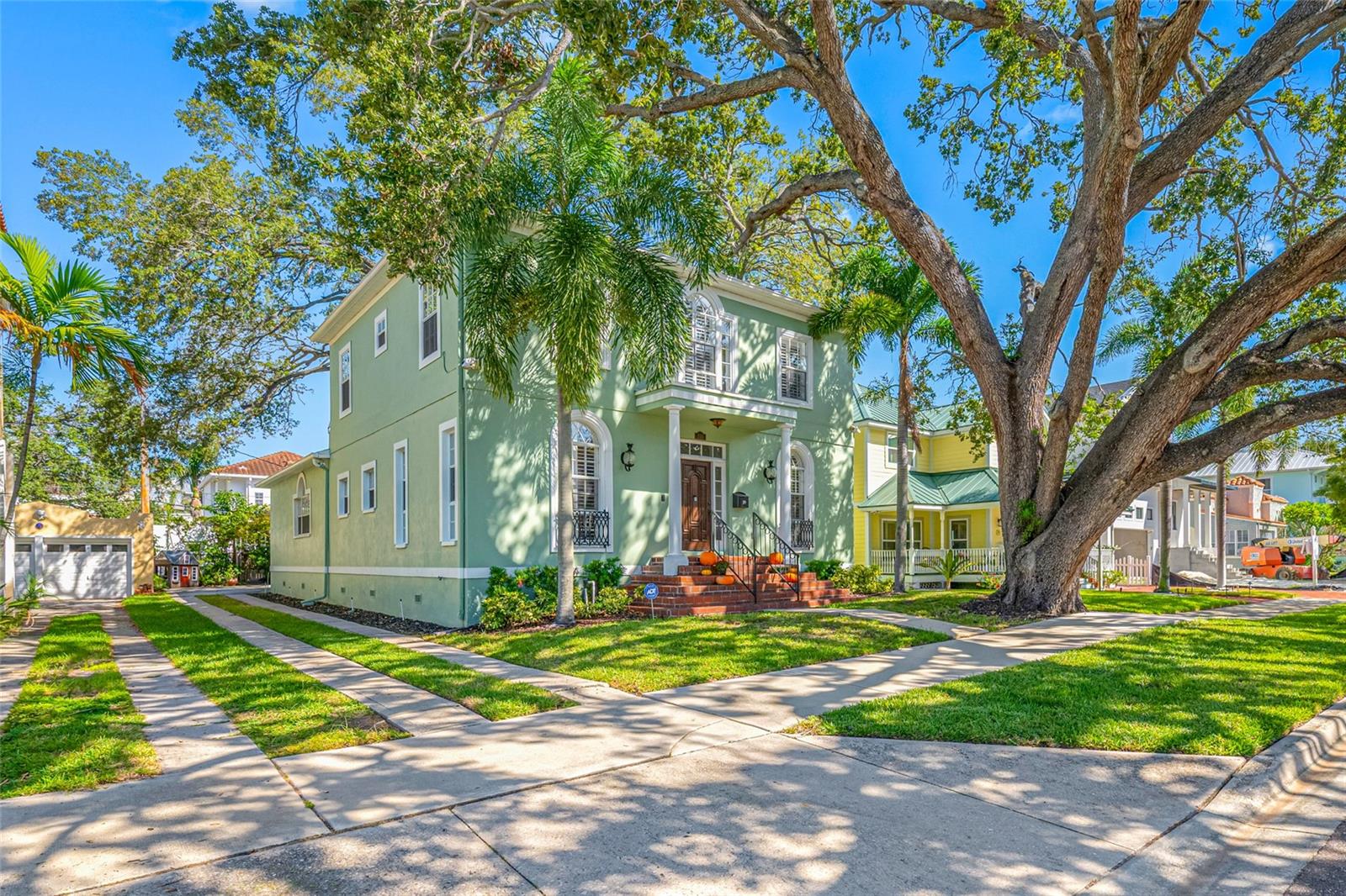 DAVIS ISLANDS PB10 PG52 TO 57 - Residential