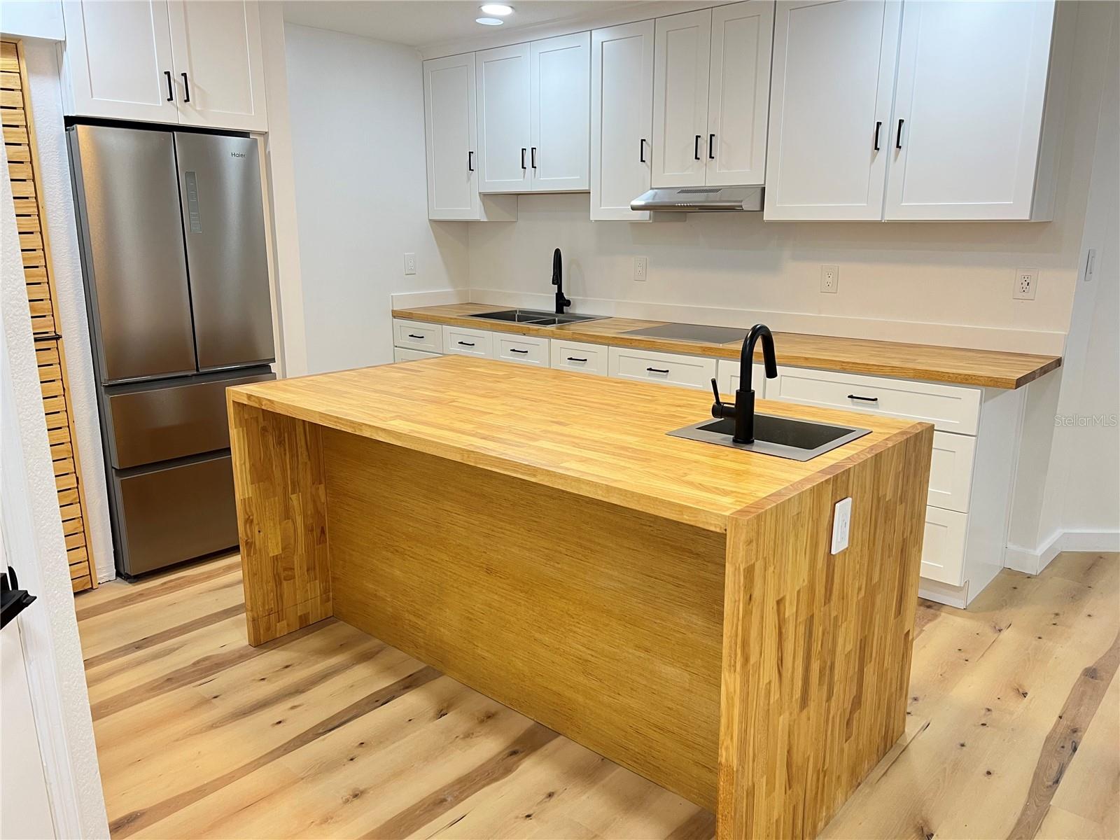 GRAND PALMS CONDO 1 - Residential Lease