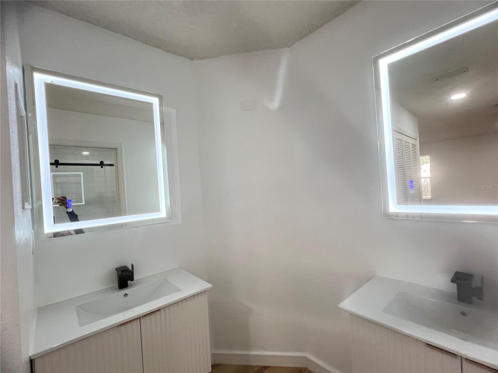 GRAND PALMS CONDO 1 - Residential Lease