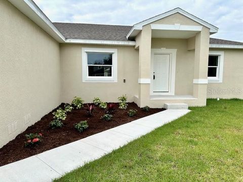 A home in PORT CHARLOTTE