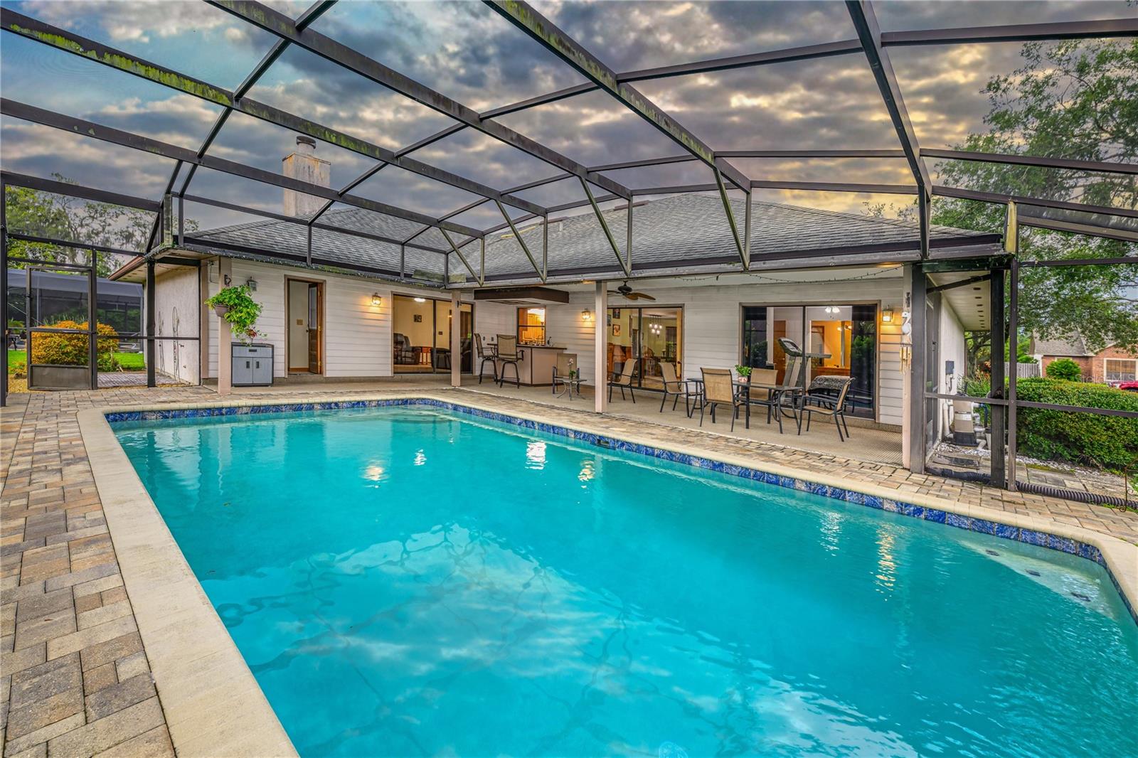 985 WILLOW RUN LANE