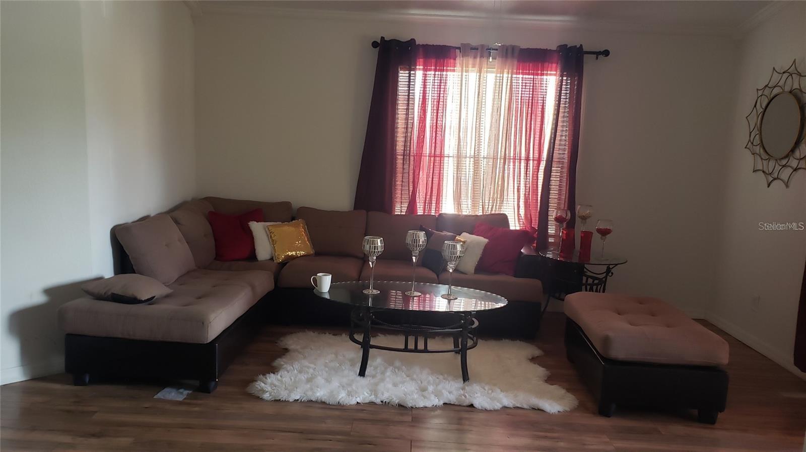 2002 CASCADES BOULEVARD 207