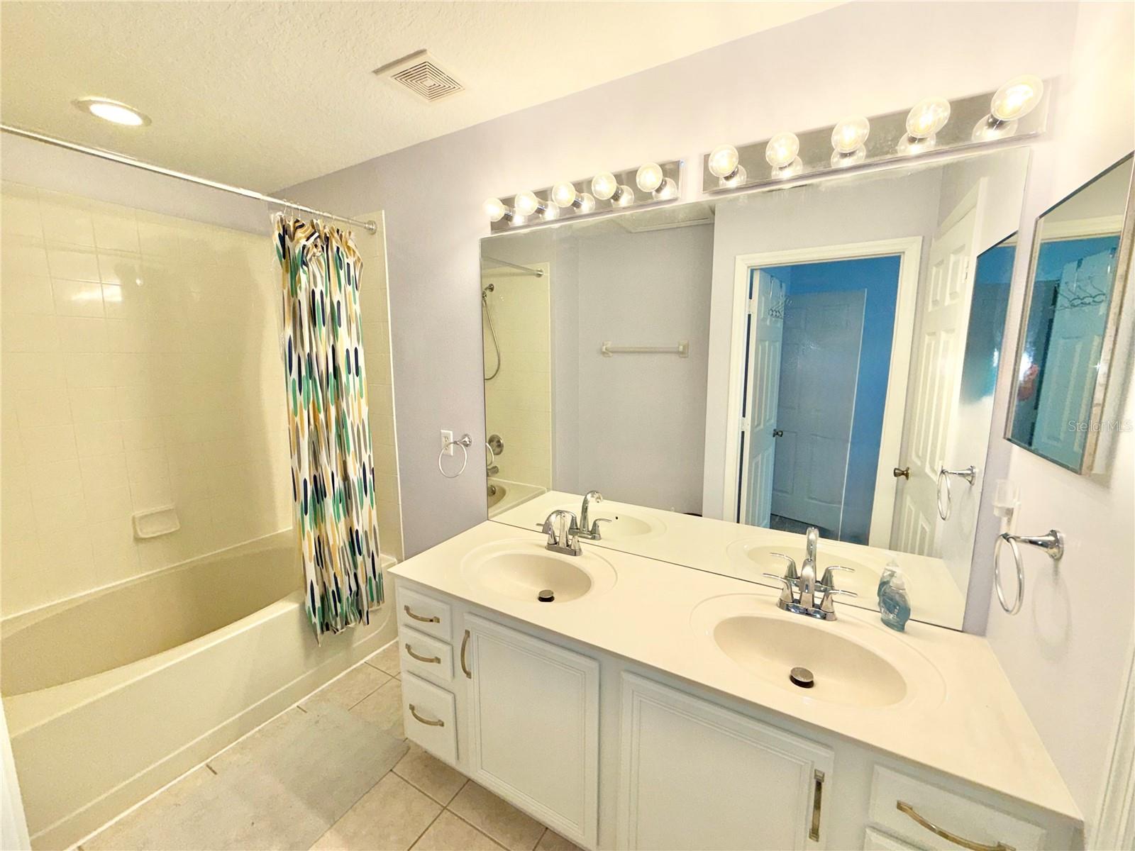 VISTAS/STONEBRIDGE PLACE CONDO - Residential