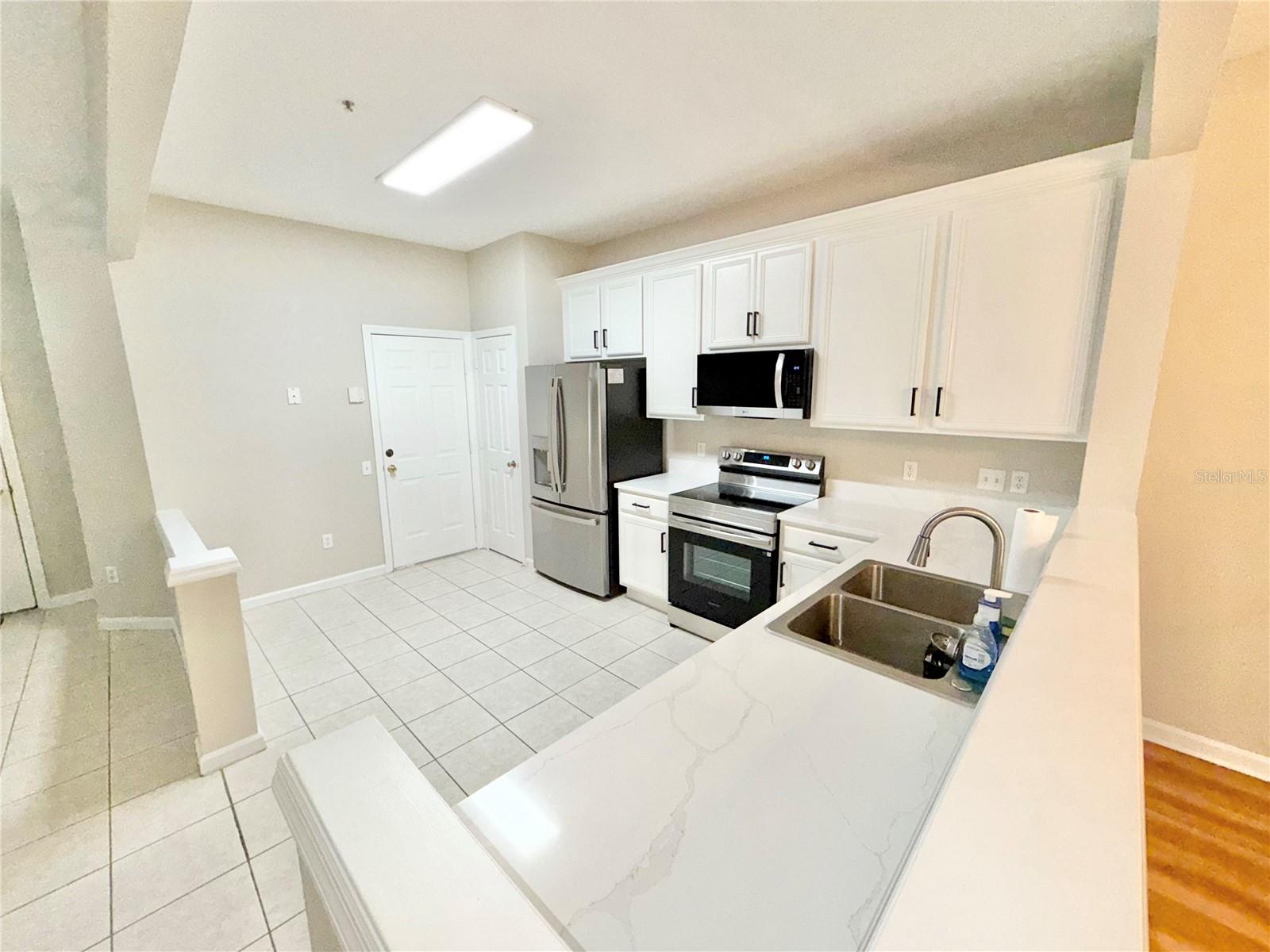 VISTAS/STONEBRIDGE PLACE CONDO - Residential