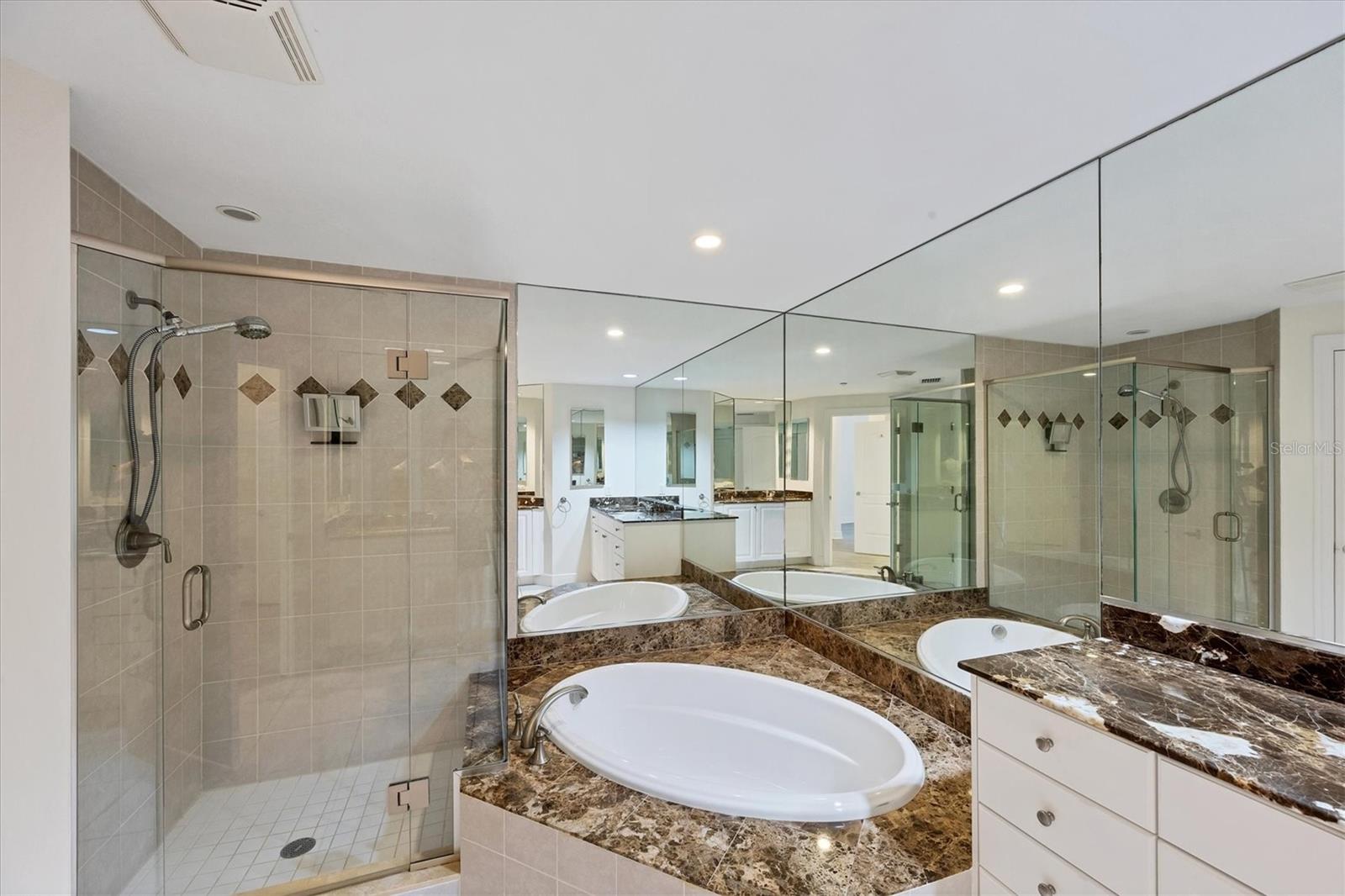 VILLAS AT BELLAGIO HARBOR VILLAGE - Residential