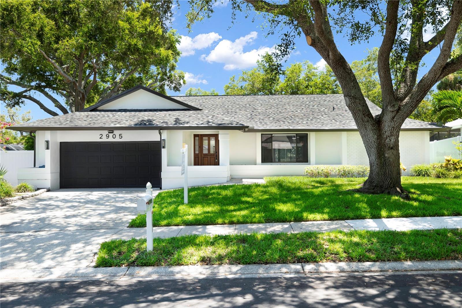 2905 BLUFFS DRIVE