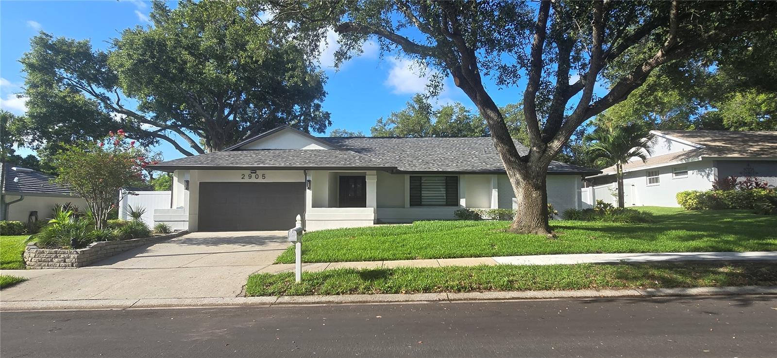 2905 BLUFFS DRIVE