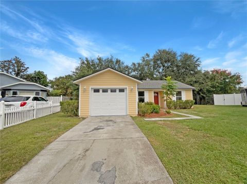 A home in LAKELAND