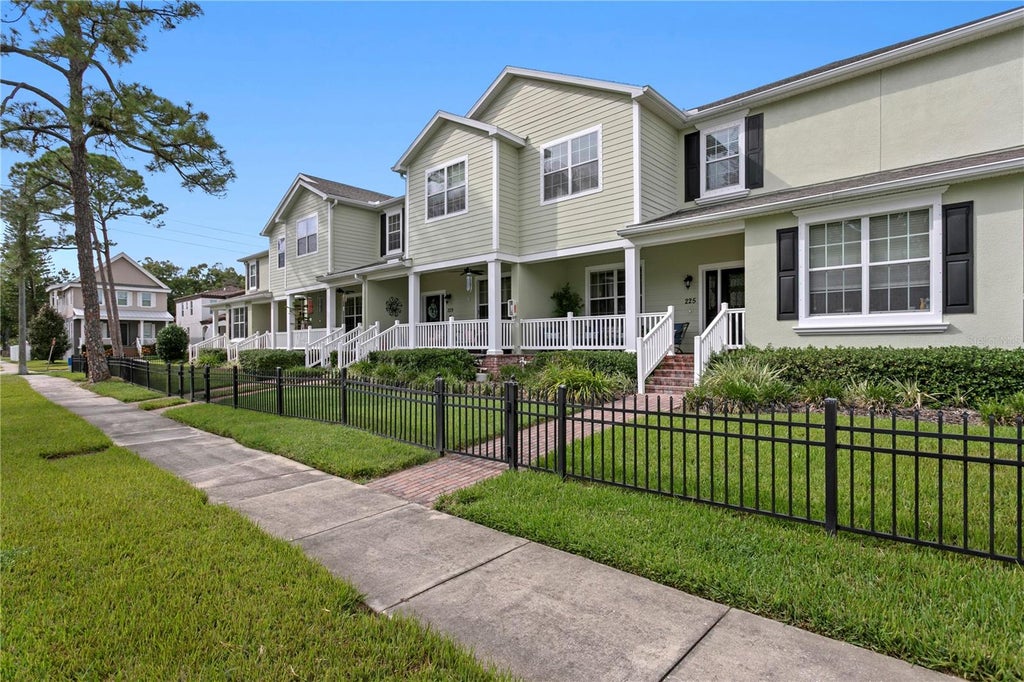 Photo of 225 49th Avenue N, St Petersburg, FL 33703 (MLS # TB8556191)
