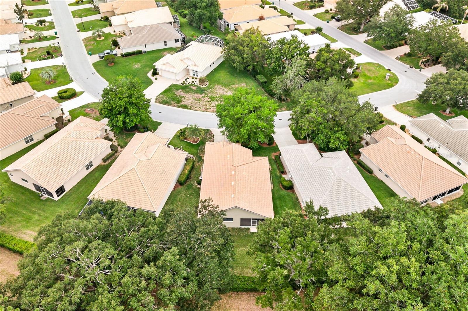 WOODVIEW VILLAS 01 - Residential