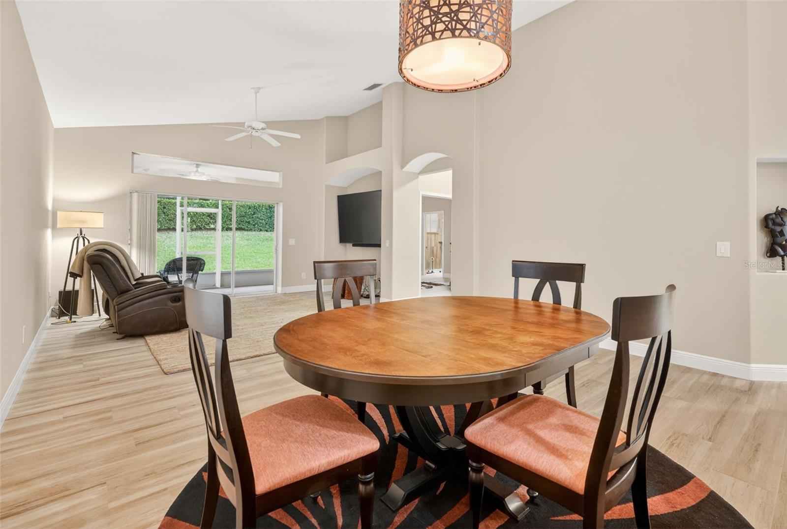 WOODVIEW VILLAS 01 - Residential