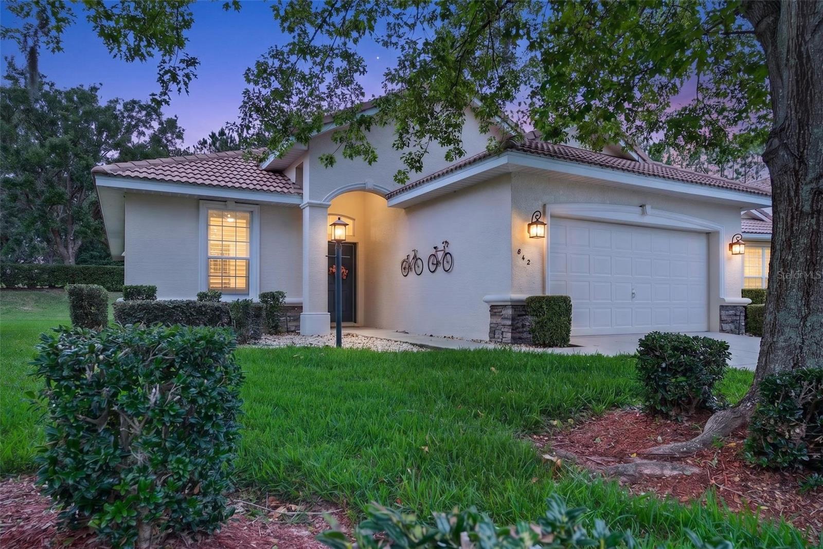WOODVIEW VILLAS 01 - Residential