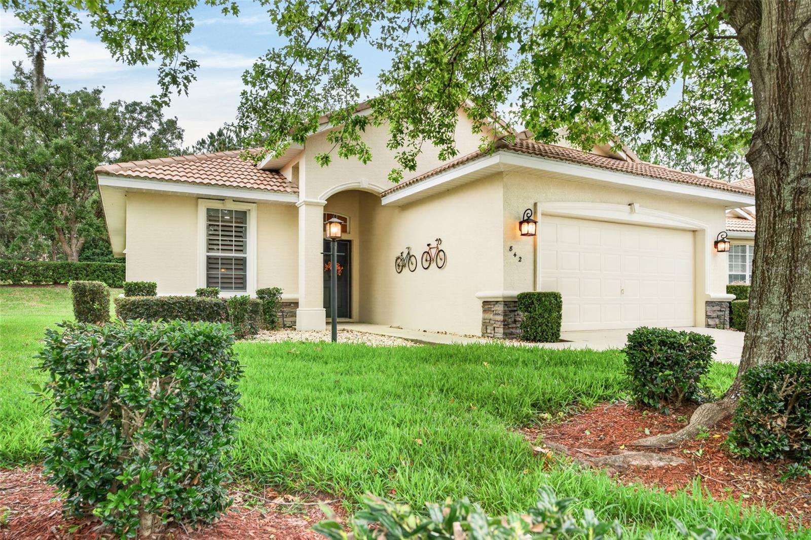 WOODVIEW VILLAS 01 - Residential