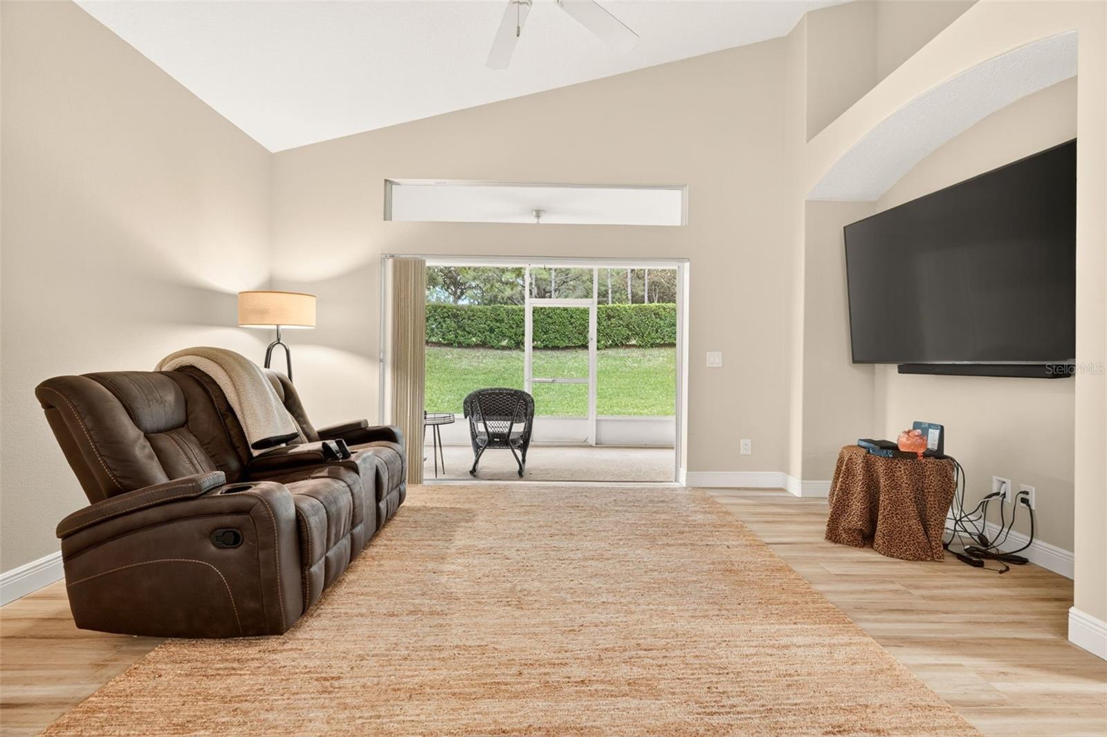 WOODVIEW VILLAS 01 - Residential