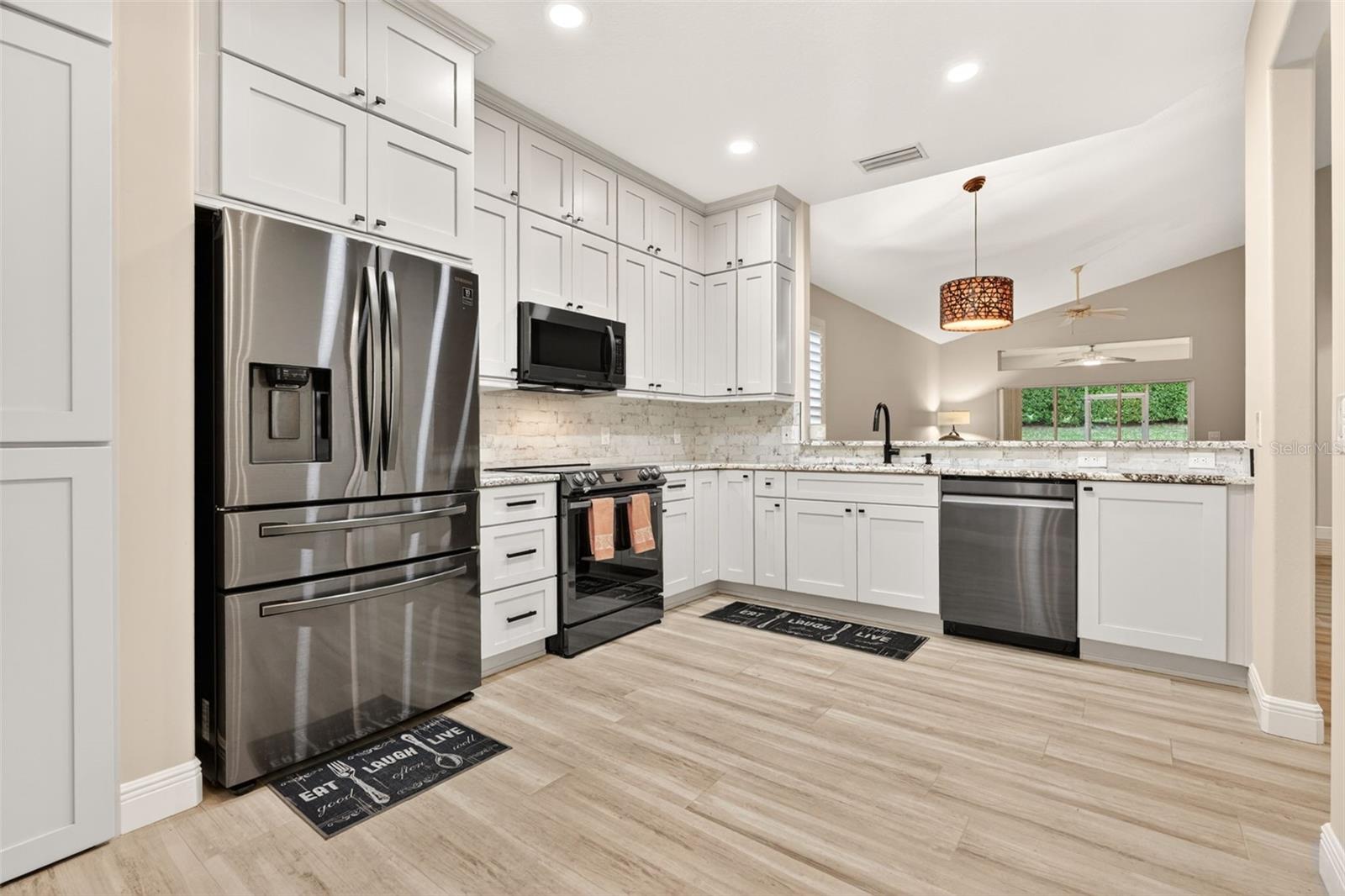 WOODVIEW VILLAS 01 - Residential