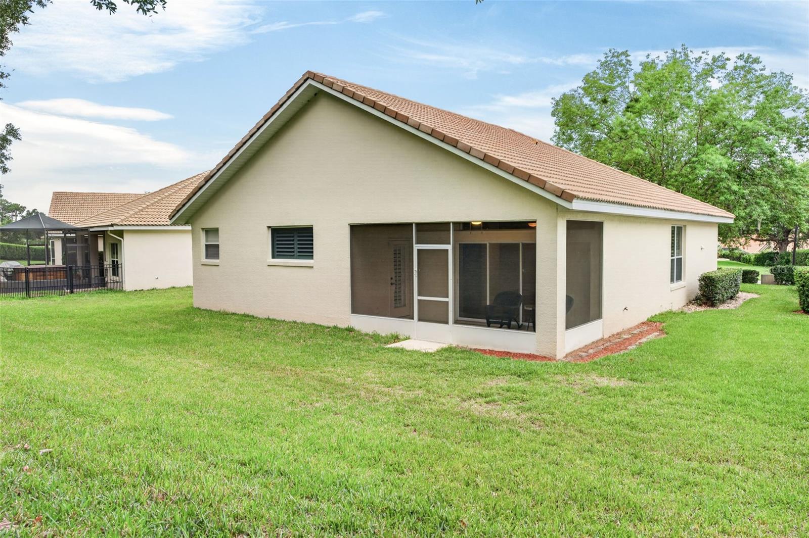 WOODVIEW VILLAS 01 - Residential