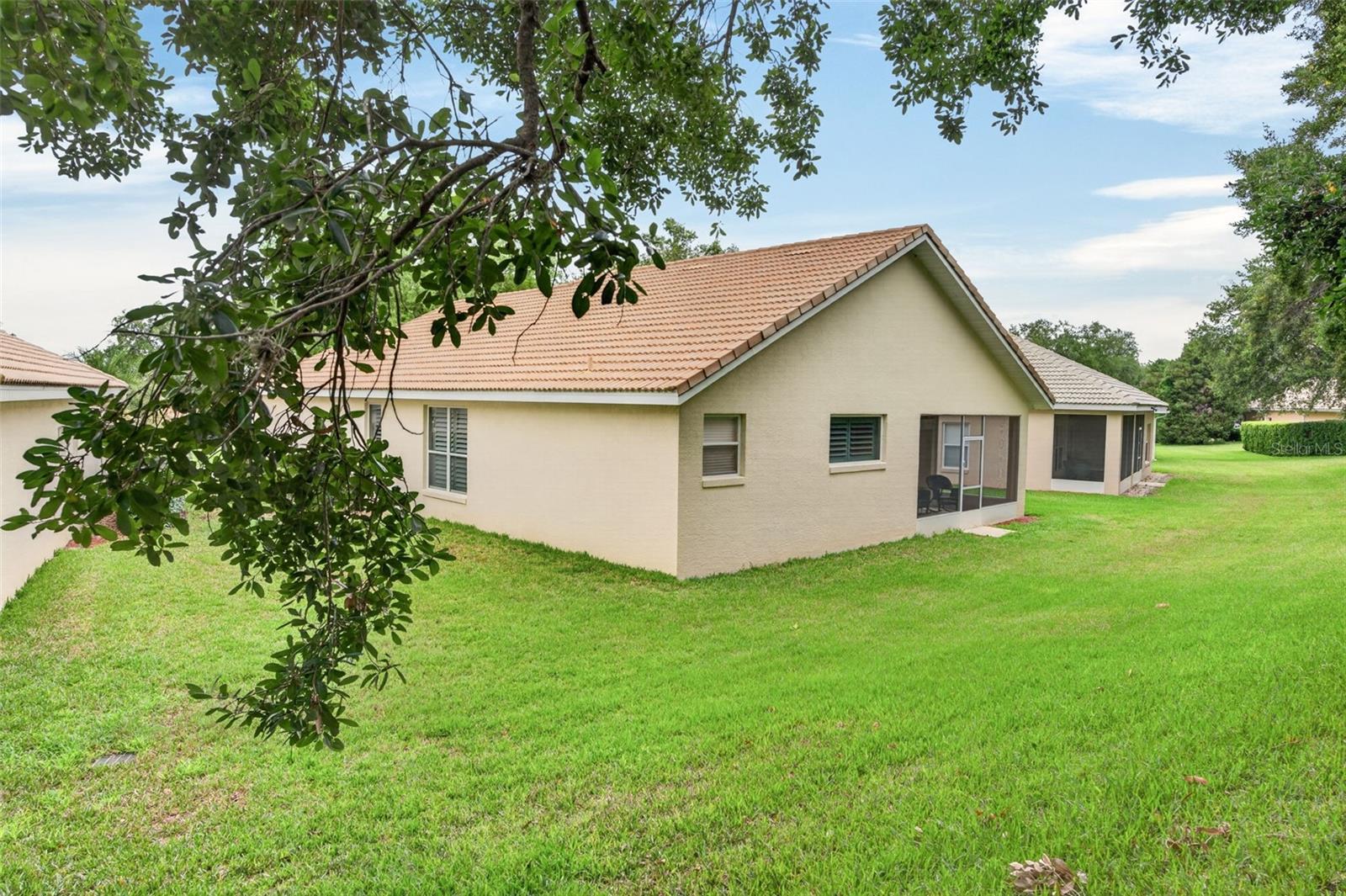 WOODVIEW VILLAS 01 - Residential
