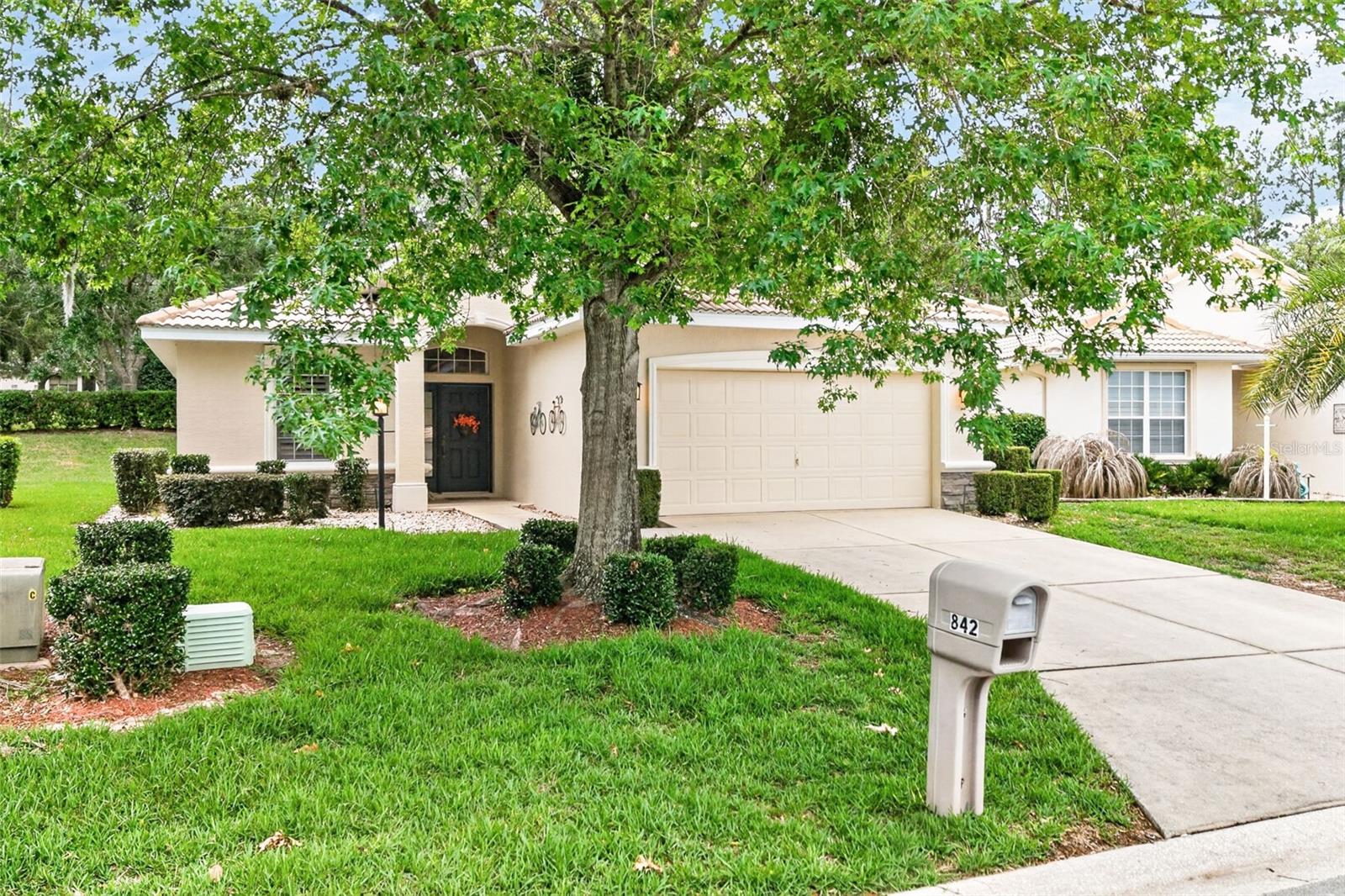 WOODVIEW VILLAS 01 - Residential