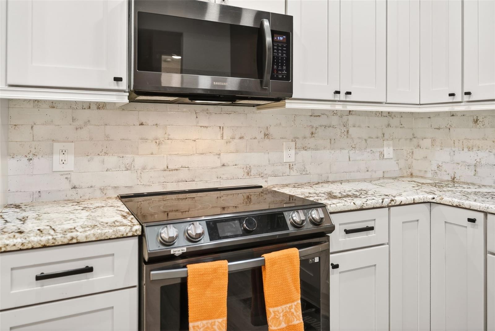 WOODVIEW VILLAS 01 - Residential