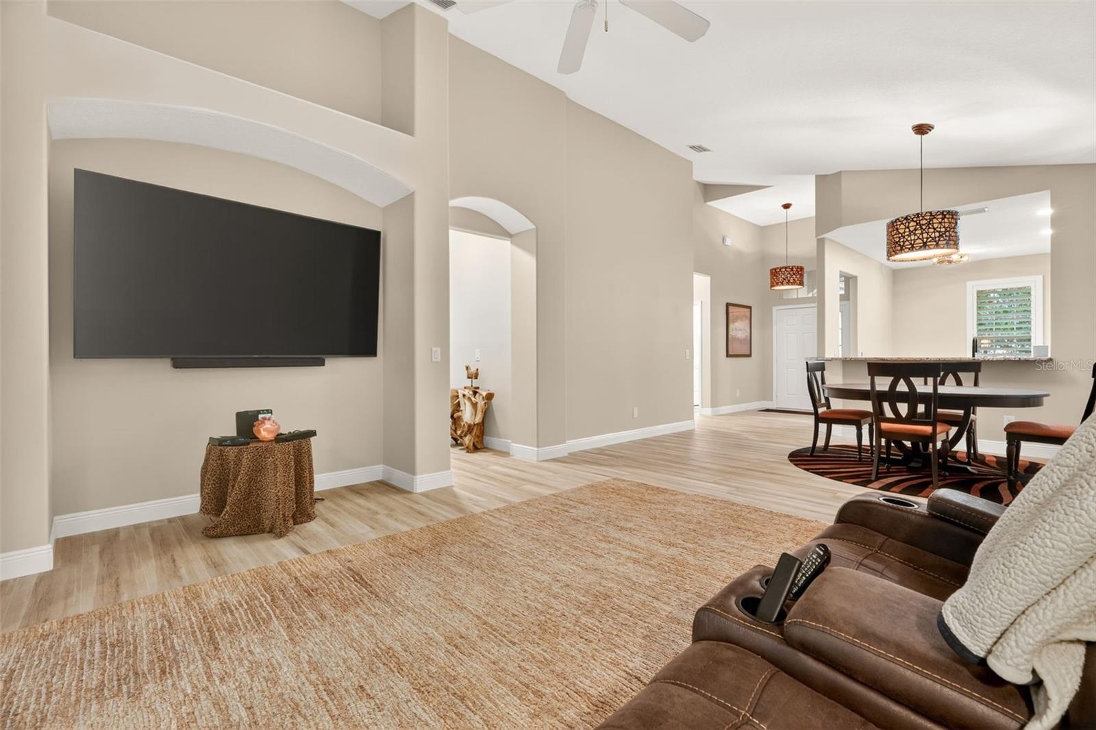 WOODVIEW VILLAS 01 - Residential