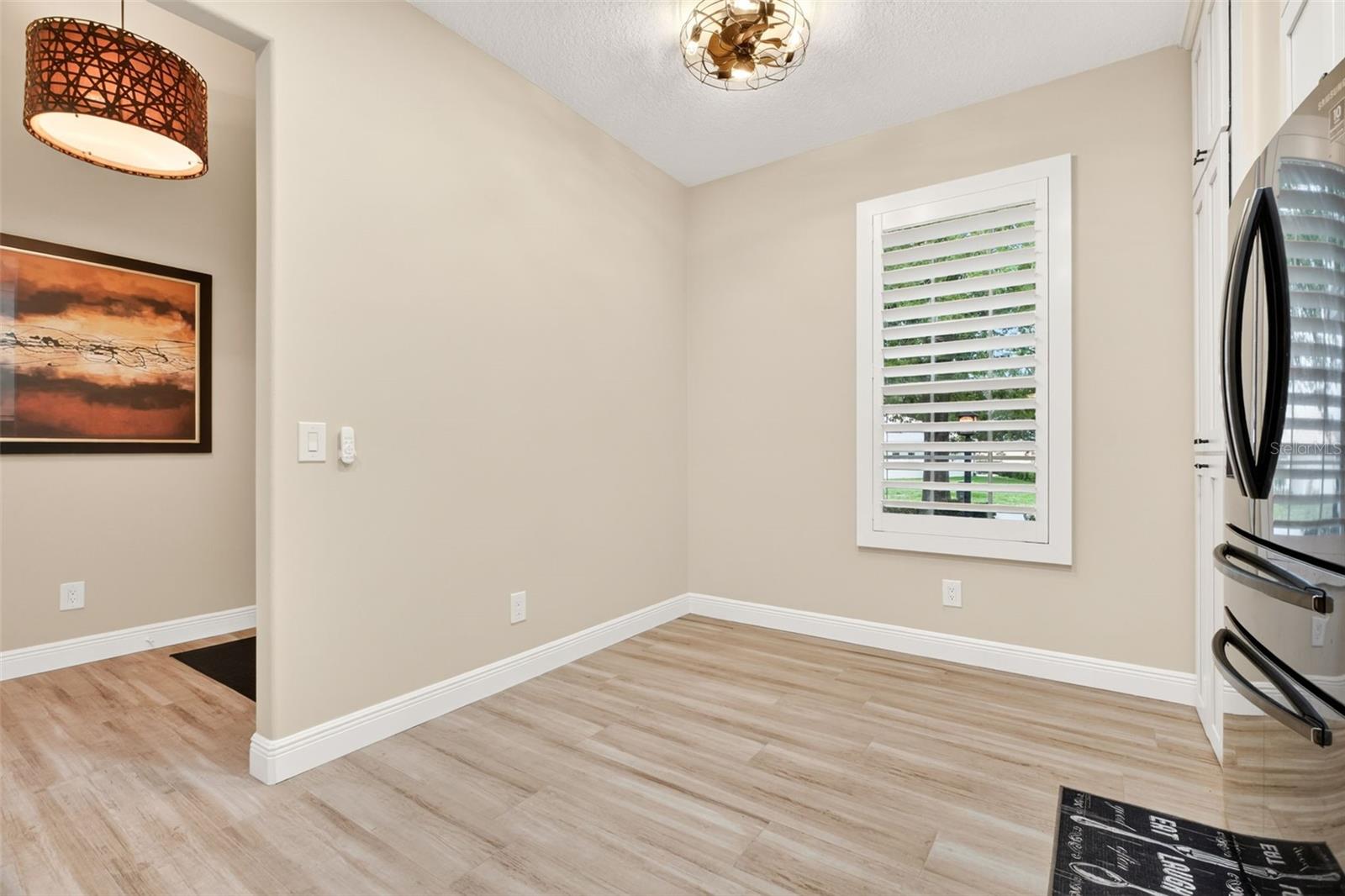WOODVIEW VILLAS 01 - Residential