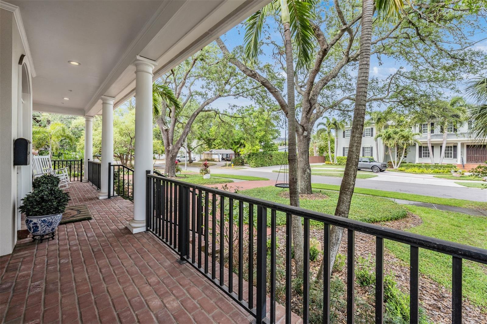 DAVIS ISLANDS - Residential