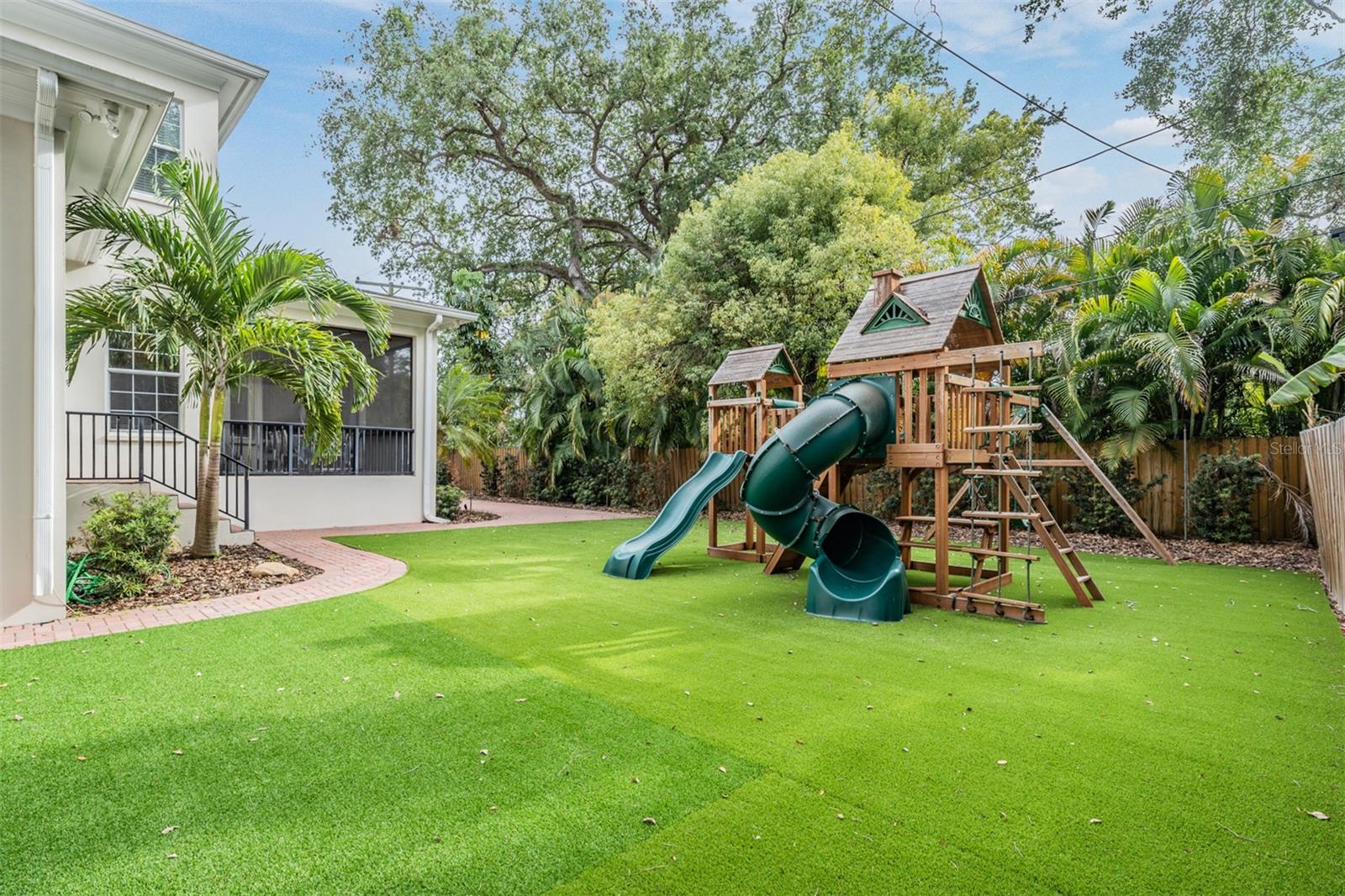 DAVIS ISLANDS - Residential