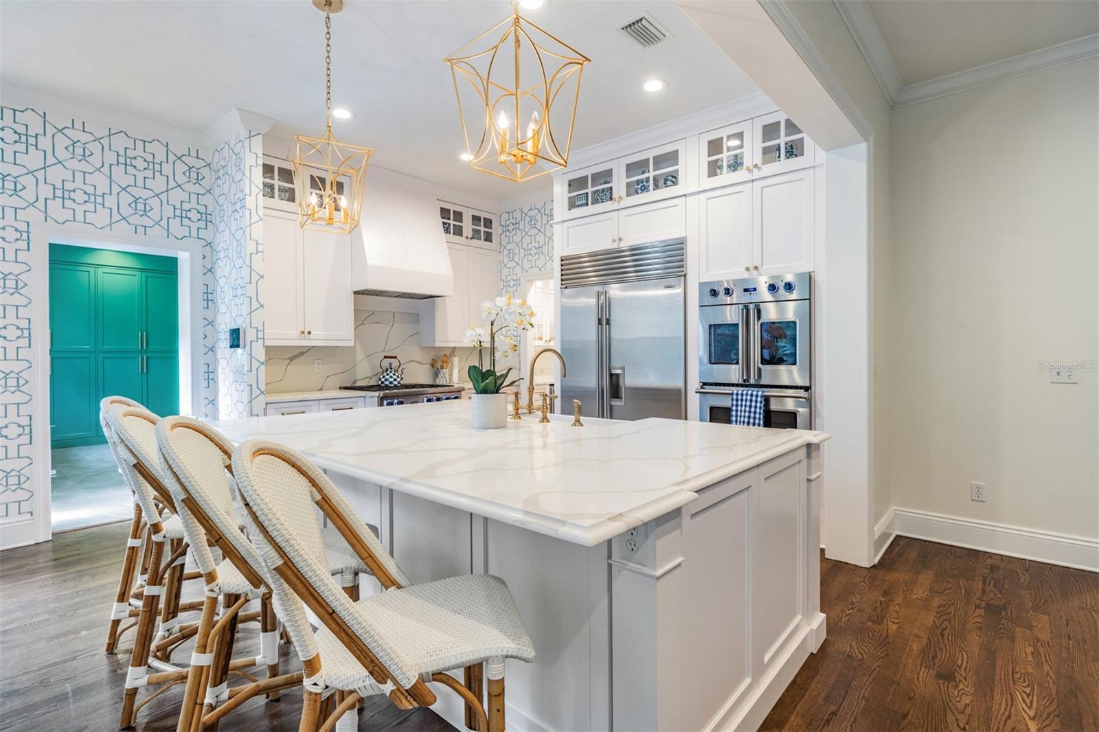 DAVIS ISLANDS - Residential