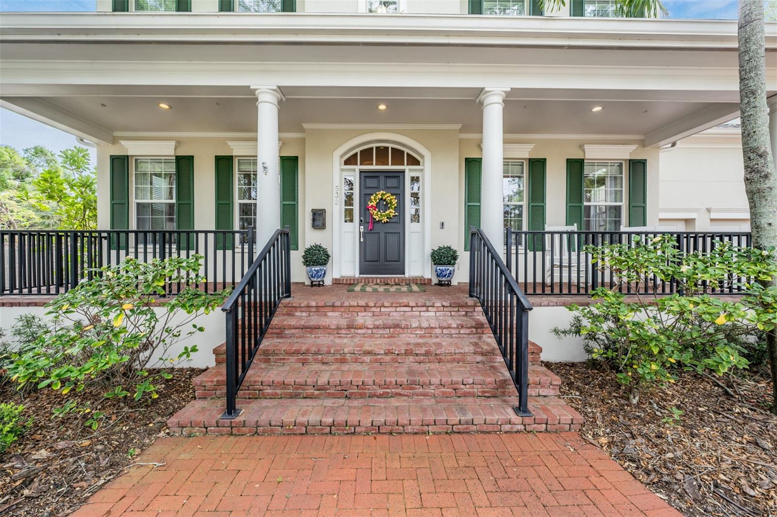 DAVIS ISLANDS - Residential