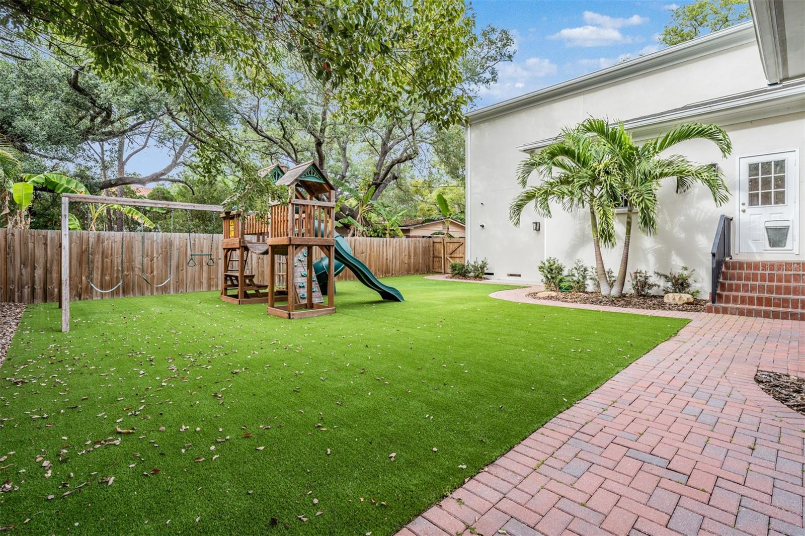 DAVIS ISLANDS - Residential