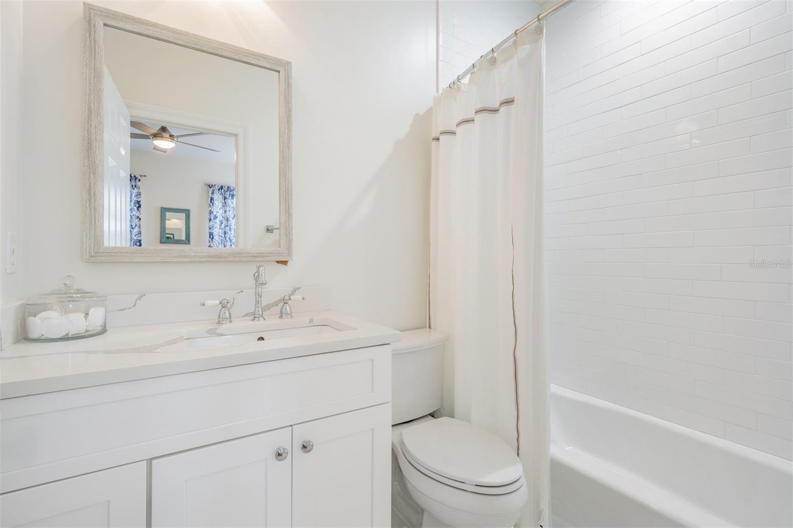 DAVIS ISLANDS - Residential