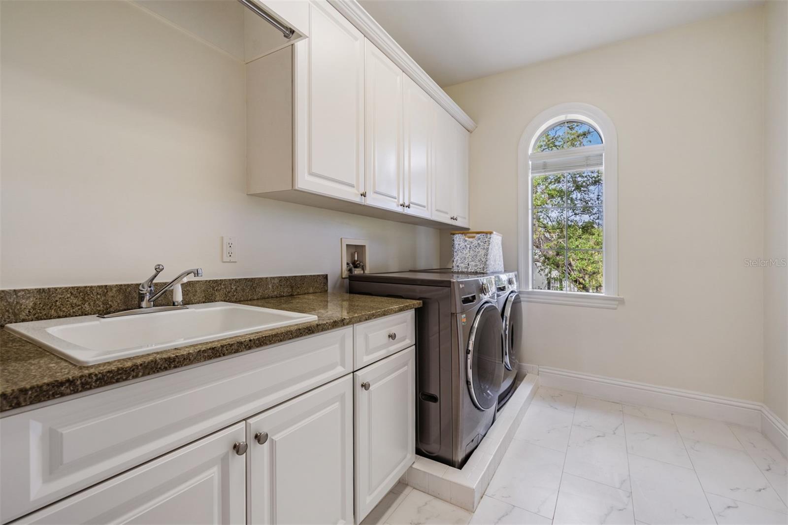 DAVIS ISLANDS - Residential