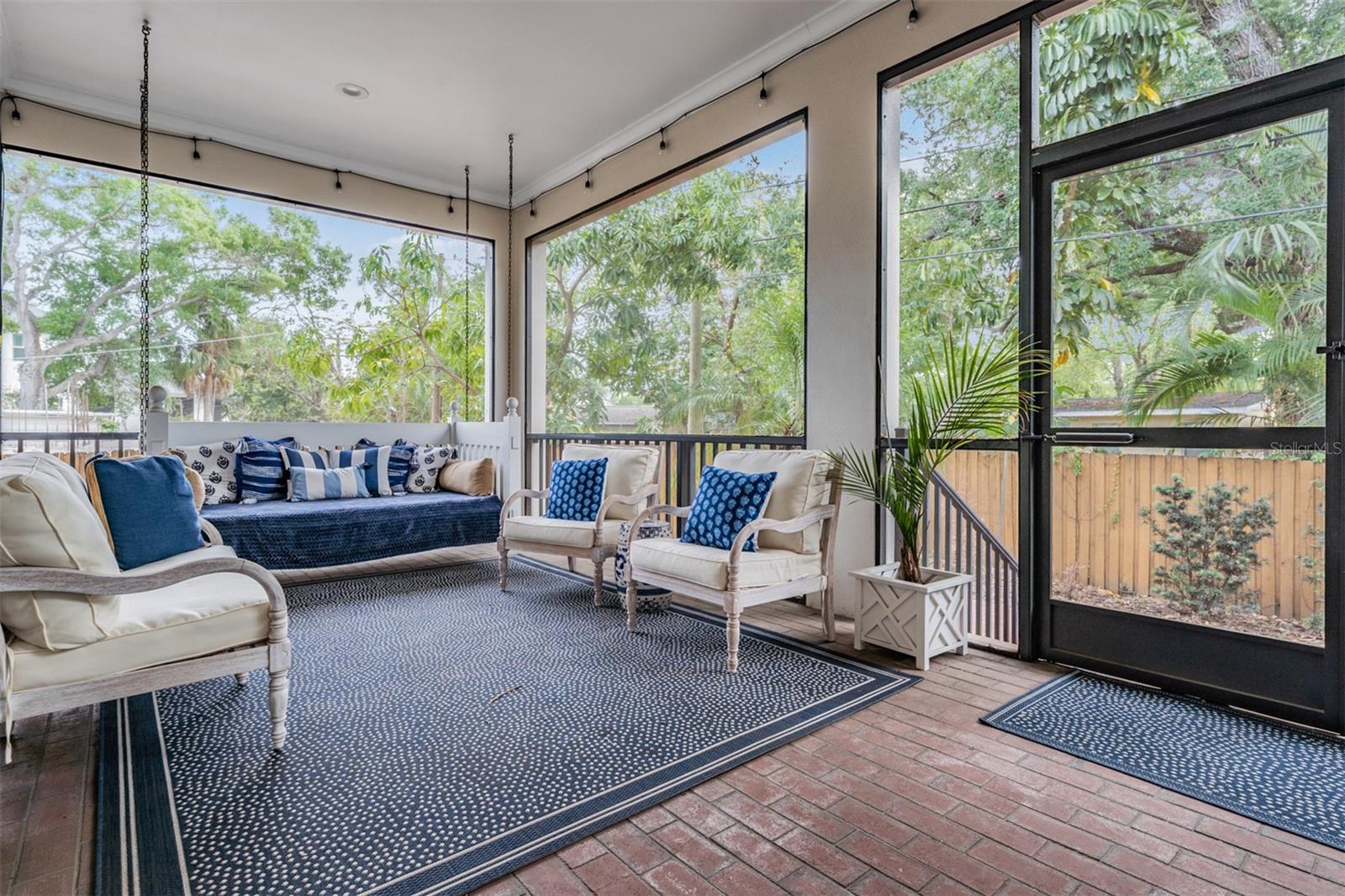 DAVIS ISLANDS - Residential