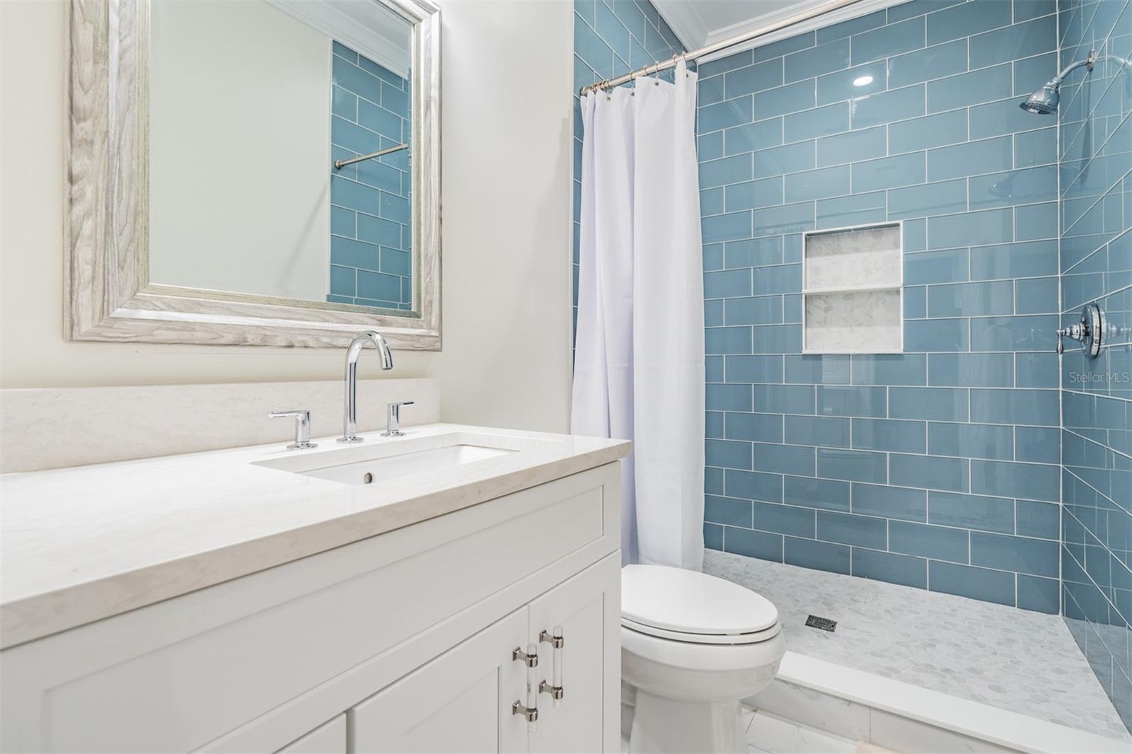 DAVIS ISLANDS - Residential