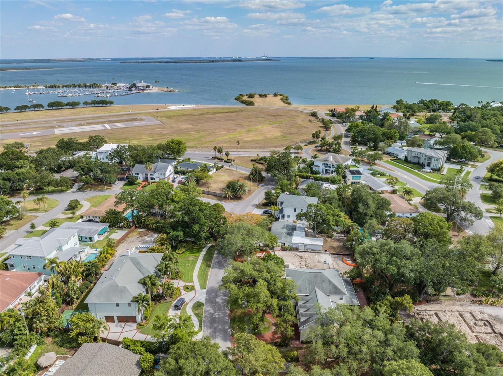 DAVIS ISLANDS - Residential